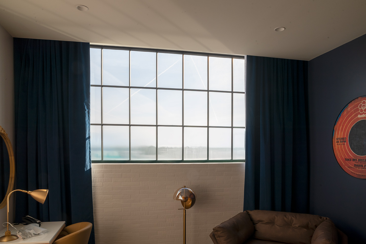 Hotel room windows provided by Glass Canada